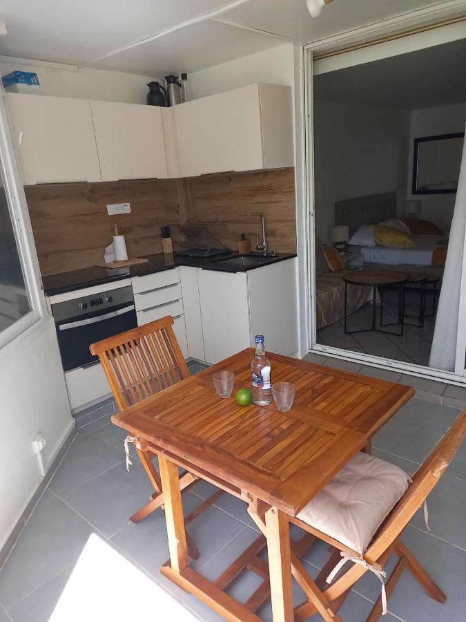 Grand Studio De 41 M², Vue Mer Et Jardin Tropical. Le Gosier  Exterior photo