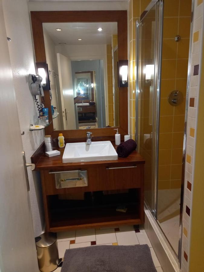 Grand Studio De 41 M², Vue Mer Et Jardin Tropical. Le Gosier  Exterior photo
